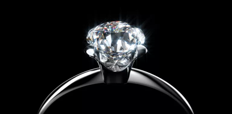 pierścionek zaręczynowy z diamentem